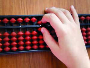 آموزش چرتکه و محاسبات ذهنی ریاضی به کودکان